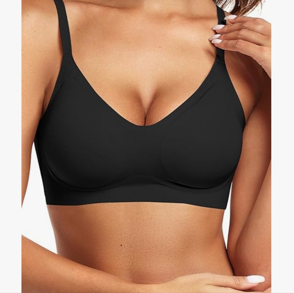 Seamless Black Bra